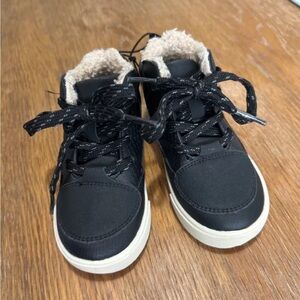 Oshkosh Toddler Baby Child Castle Black Sherpa Lined BOOTIE Shoe Size 7